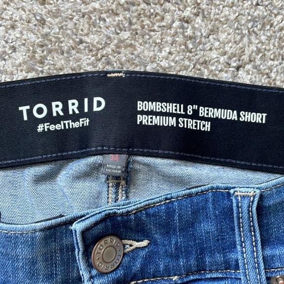Torrid - Bombshell 8” Bermuda Short Premium Stretch - Picture 7 of 8